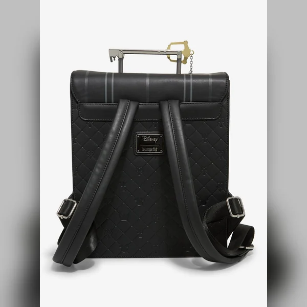 Back view with shoulder straps